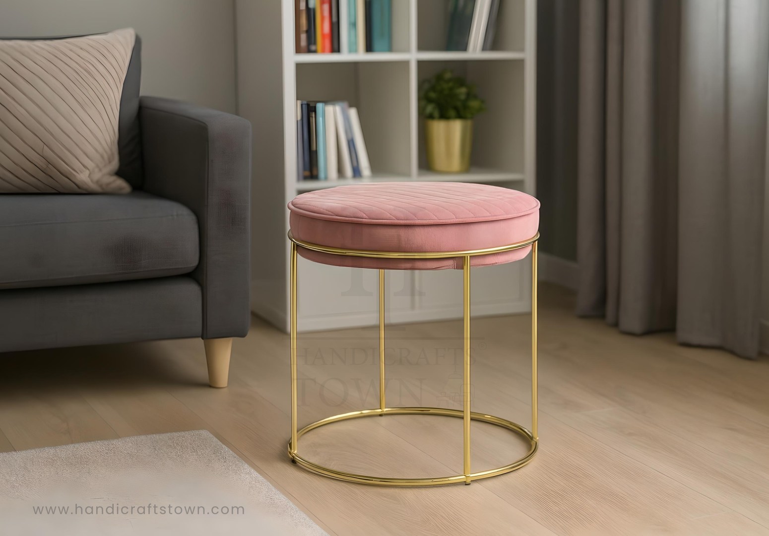 HandicraftsTownAlbaGoldOttoman04